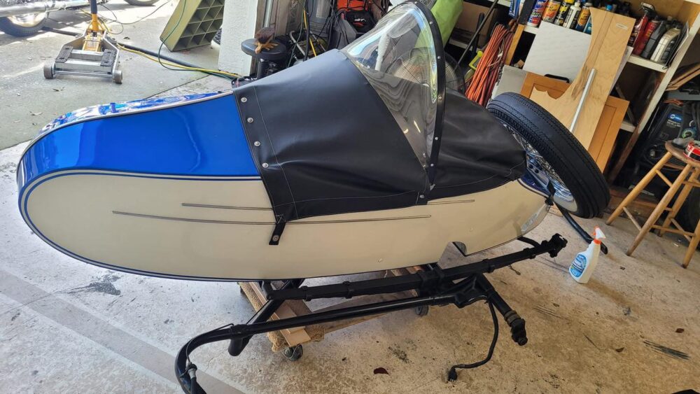 1961 sidecar very clean no rust no bondo.