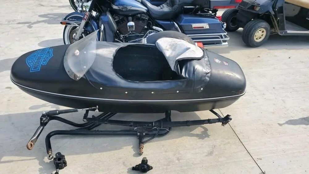 HD sidecar off 2000 FLHTCU with all mounts and damper. - Image 6